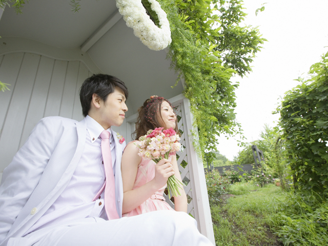 微笑ましい結婚式に出席